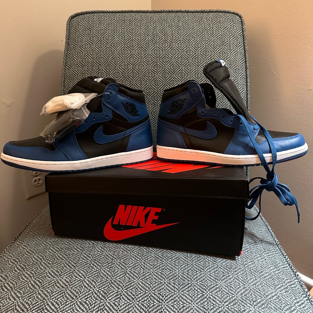 Nike Air Jordan 1 - Mariana Blue (size 10)